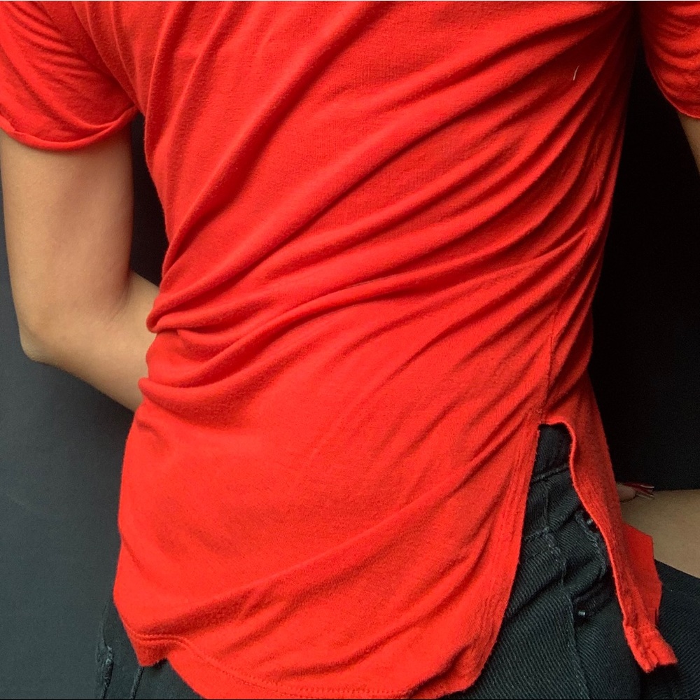 Red top - Picture 3 of 5